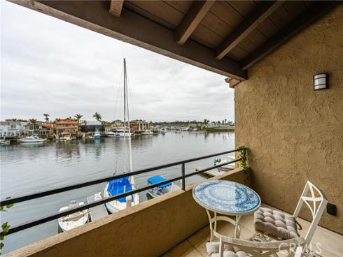 17110  Bluewater   Lane, Huntington Beach, CA