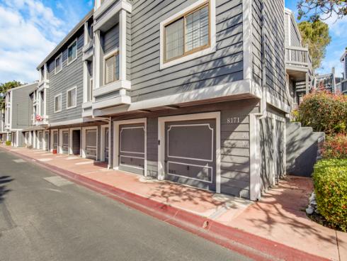 8171 Racepoint 104 Drive, Huntington Beach, CA