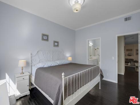 8171 Racepoint 104 Drive, Huntington Beach, CA