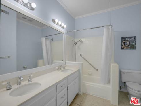 8171 Racepoint 104 Drive, Huntington Beach, CA