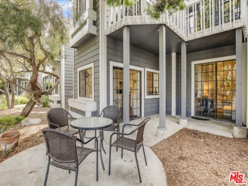 8171 Racepoint 104 Drive, Huntington Beach, CA