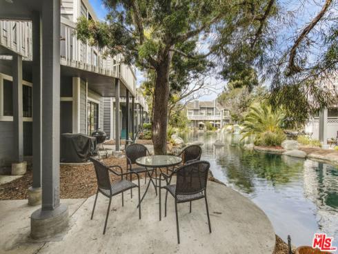 8171 Racepoint 104 Drive, Huntington Beach, CA