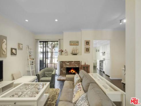8171 Racepoint 104 Drive, Huntington Beach, CA