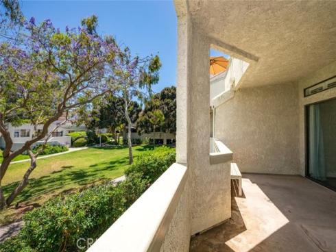 5146 Dorado 106 Drive, Huntington Beach, CA