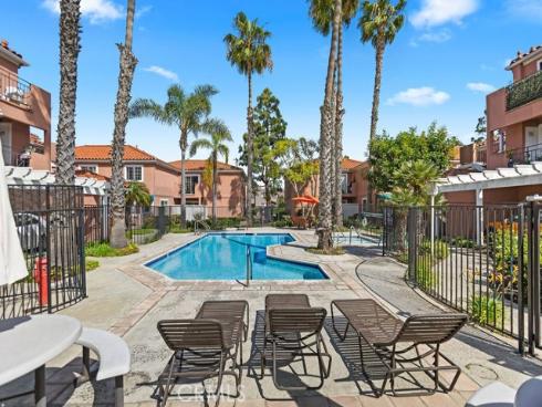 409 Utica C-29 , Huntington Beach, CA
