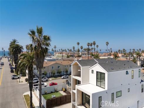305  14th   Street, Huntington Beach, CA