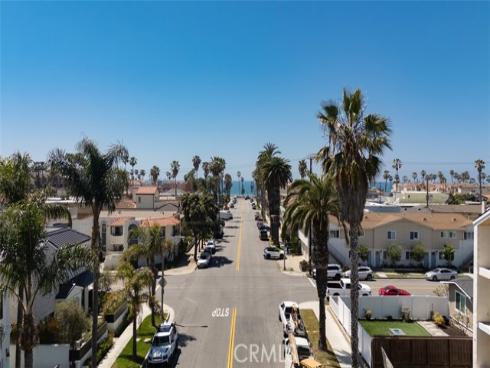 305  14th   Street, Huntington Beach, CA