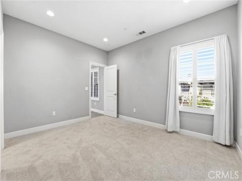 17491 Oakbluffs Lane , Huntington Beach, CA