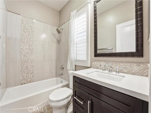 17491 Oakbluffs Lane , Huntington Beach, CA
