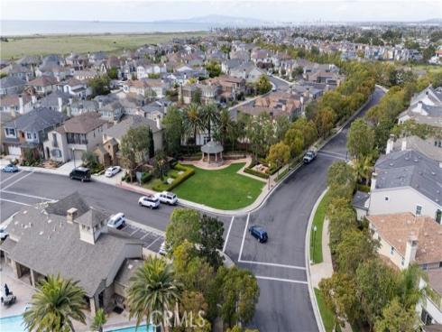 17491 Oakbluffs Lane , Huntington Beach, CA