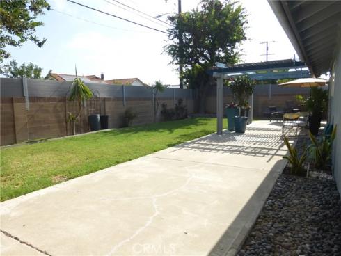 8881 Albatross Dr , Huntington Beach, CA