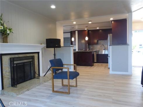 8881 Albatross Dr , Huntington Beach, CA