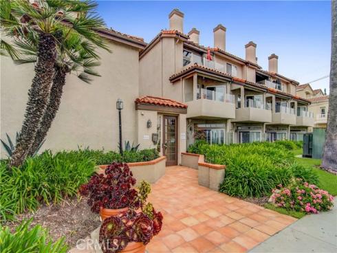 1400 Pacific Coast 305 , Huntington Beach, CA