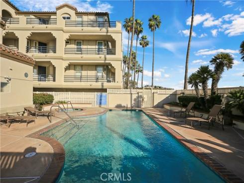 4165 Warner 202 Avenue, Huntington Beach, CA
