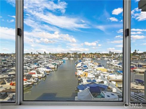 4165 Warner 202 Avenue, Huntington Beach, CA