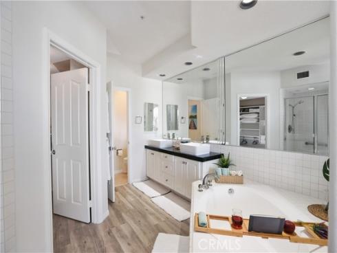4165 Warner 202 Avenue, Huntington Beach, CA