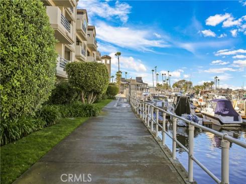 4165 Warner 202 Avenue, Huntington Beach, CA