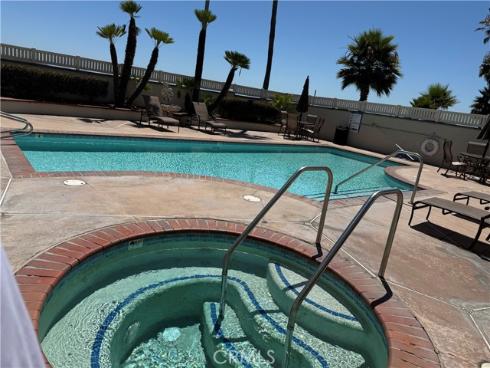 4165 Warner 202 Avenue, Huntington Beach, CA