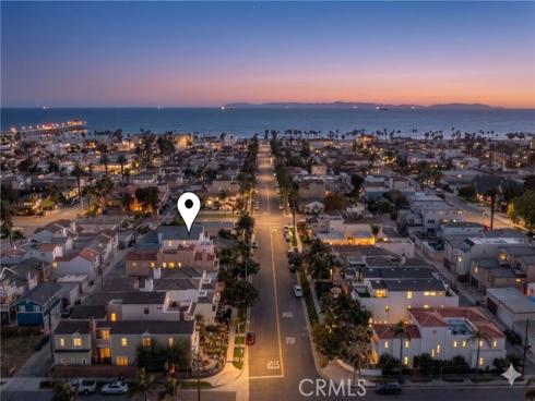 414  9th  , Huntington Beach, CA