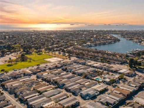 16401  Napili   Lane, Huntington Beach, CA