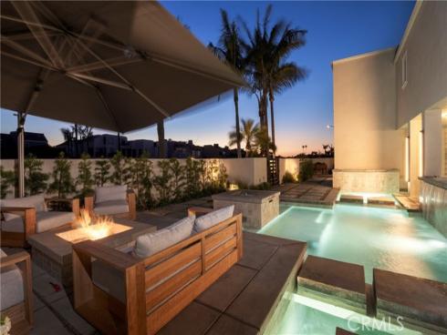 3242 Falkland , Huntington Beach, CA