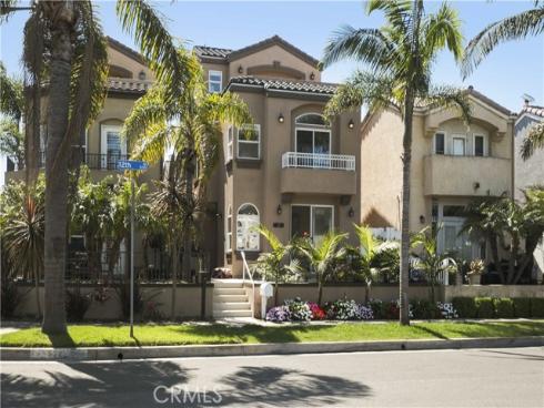 526 12th St , Huntington Beach, CA