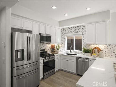 526 12th St , Huntington Beach, CA