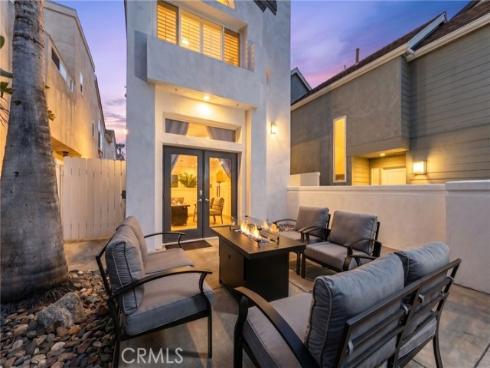 1014 England Street, Huntington Beach, CA