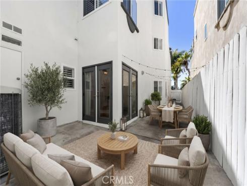1014 England Street, Huntington Beach, CA