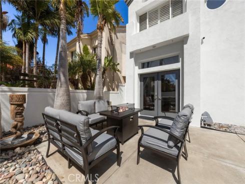 1014 England Street, Huntington Beach, CA