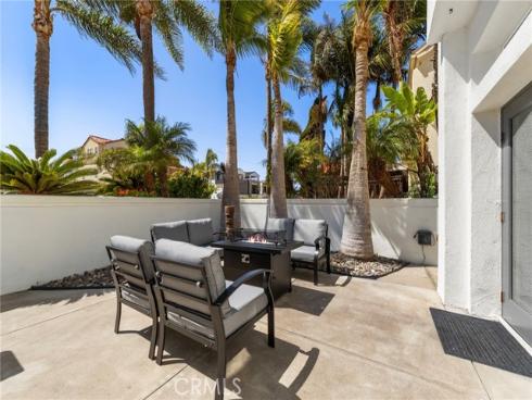 1014 England Street, Huntington Beach, CA