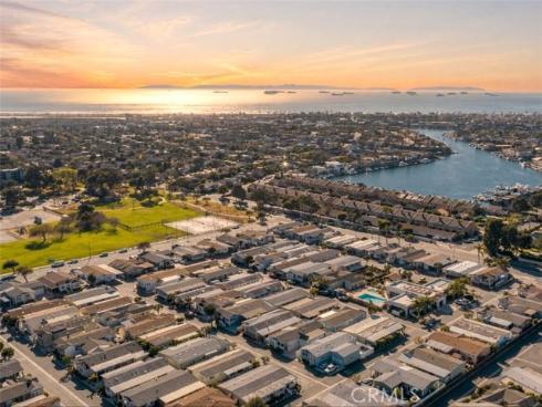 4252 Lahaina Drive, Huntington Beach, CA