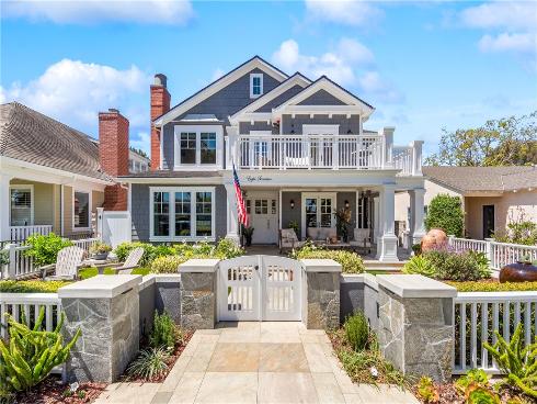 817  Main   Street, Huntington Beach, CA