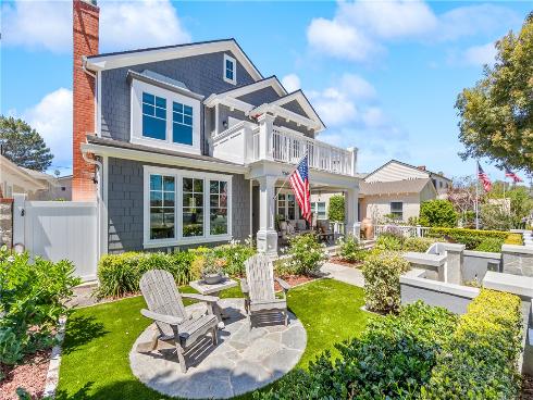 817  Main   Street, Huntington Beach, CA