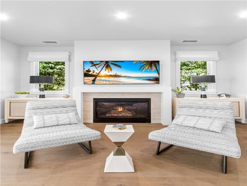 817  Main   Street, Huntington Beach, CA