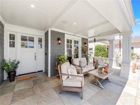 817  Main   Street, Huntington Beach, CA