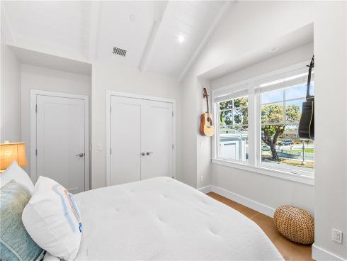 817  Main   Street, Huntington Beach, CA