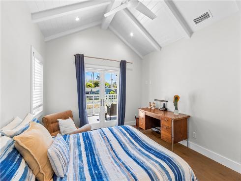 817  Main   Street, Huntington Beach, CA