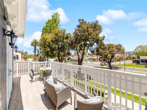 817  Main   Street, Huntington Beach, CA