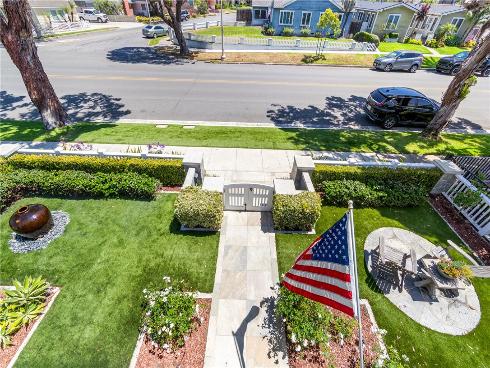 817  Main   Street, Huntington Beach, CA