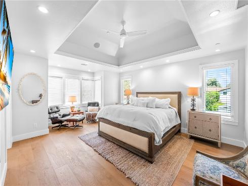 817  Main   Street, Huntington Beach, CA