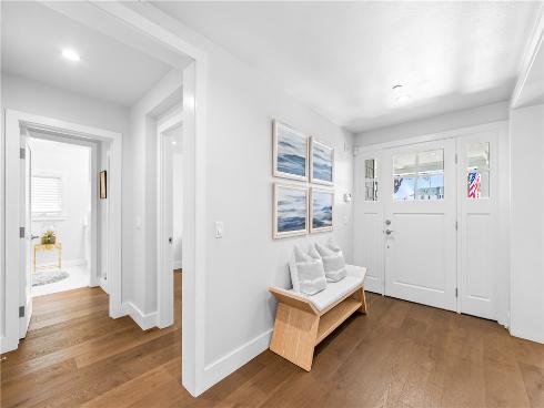 817  Main   Street, Huntington Beach, CA