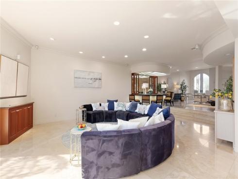 16181 Santa Barbara Lane, Huntington Beach, CA