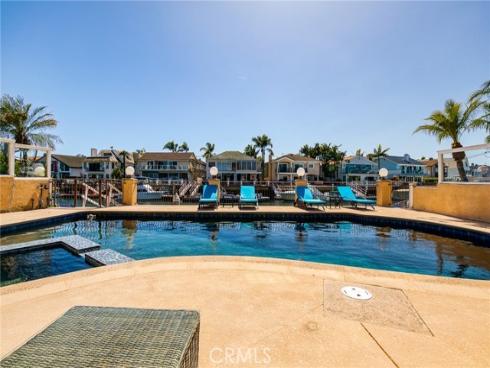 16181 Santa Barbara Lane, Huntington Beach, CA