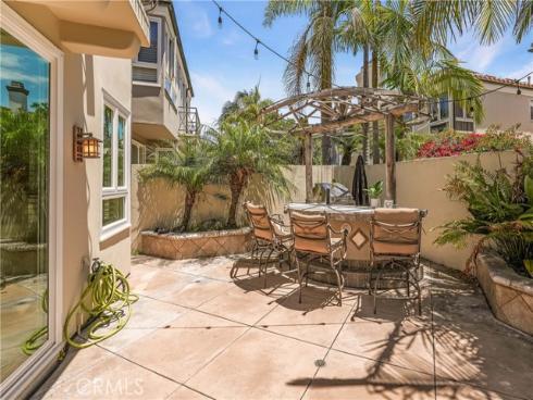 19076  Stonehurst  , Huntington Beach, CA