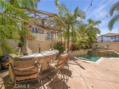 19076  Stonehurst  , Huntington Beach, CA