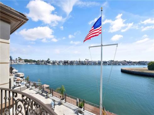 3352 Bounty , Huntington Beach, CA