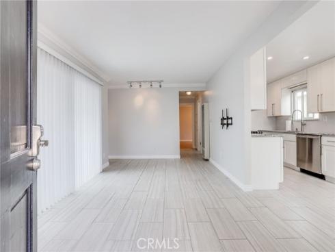 205  13th  D  Street, Huntington Beach, CA