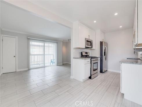 205  13th  D  Street, Huntington Beach, CA