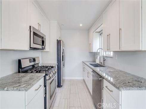 205  13th  D  Street, Huntington Beach, CA